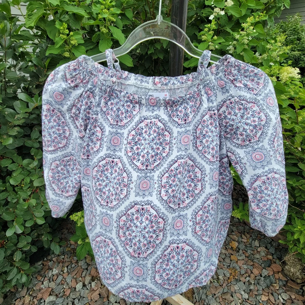 Epic Threads cold shoulder blue pink floral pattern smocked top Medium - Picture 9 of 9